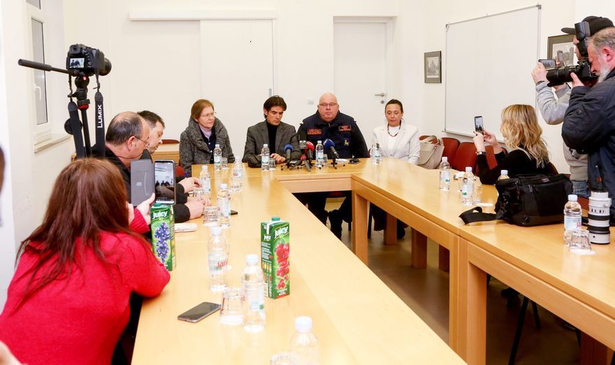 ODLUKA ISTARSKOG STOŽERA: Konferencije za novinare ubuduće bez novinara!